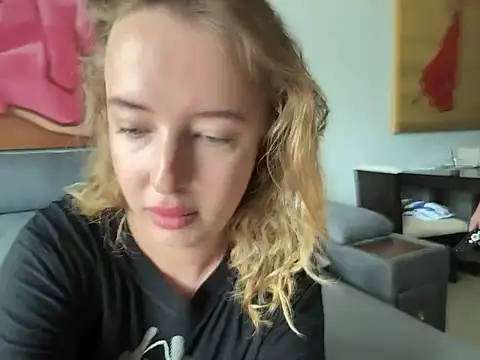 Snapshot of Nura_n_Sarah chatting on 5, 3, 2025 Nura n Sarah online show from 5, 3, 2025