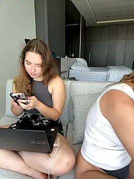 Snapshot of Nura_n_Sarah chatting on 12, 10, 2025 Nura n Sarah online show from 12, 10, 2025