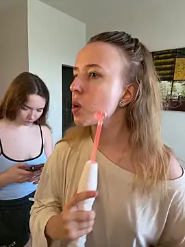 Snapshot of Nura_n_Sarah chatting on 3, 10, 2025 Nura n Sarah online show from 3, 10, 2025