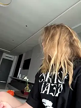 Snapshot of Nura_n_Sarah chatting on 27, 11, 2025 Nura n Sarah online show from 27, 11, 2025