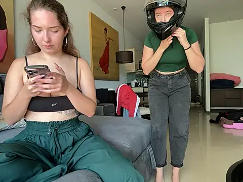 Snapshot of Nura_n_Sarah chatting on 1, 3, 2025 Nura n Sarah online show from 1, 3, 2025