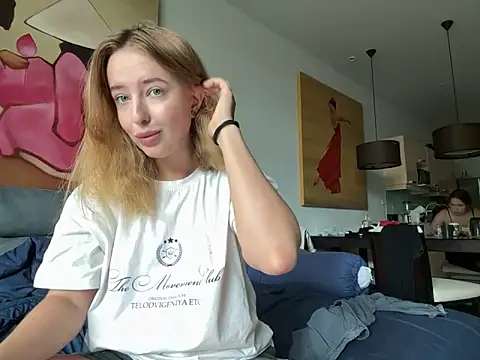 Snapshot of Nura_n_Sarah chatting on 4, 3, 2025 Nura n Sarah online show from 4, 3, 2025