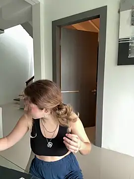 Snapshot of Nura_n_Sarah chatting on 22, 3, 2025 Nura n Sarah online show from 22, 3, 2025