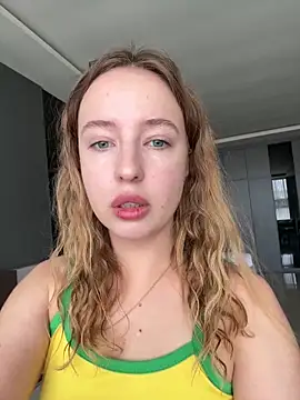 Snapshot of Nura_n_Sarah chatting on 5, 11, 2025 Nura n Sarah online show from 5, 11, 2025