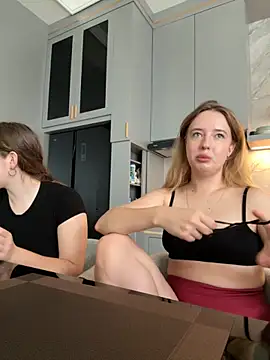 Snapshot of Nura_n_Sarah chatting on 18, 9, 2025 Nura n Sarah online show from 18, 9, 2025