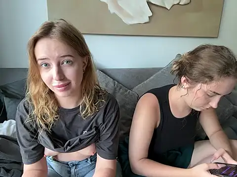 Snapshot of Nura_n_Sarah chatting on 27, 2, 2025 Nura n Sarah online show from 27, 2, 2025