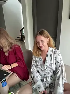 Snapshot of Nura_n_Sarah chatting on 9, 3, 2025 Nura n Sarah online show from 9, 3, 2025