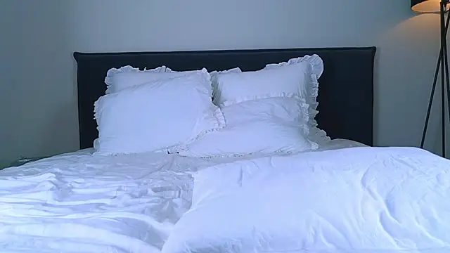 NicoleMarani online show from 17, 9, 2025