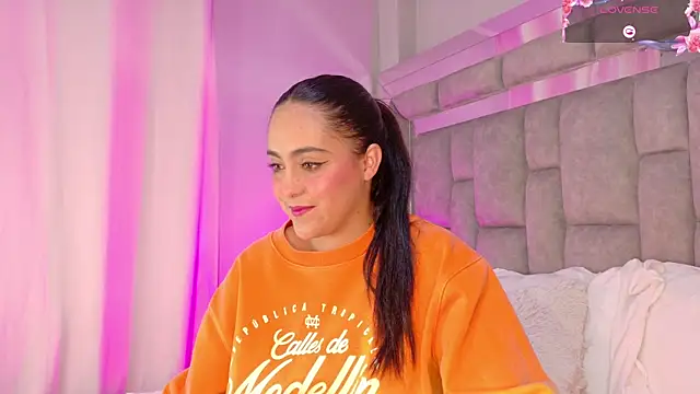 smiling  girl2 online show from 15, 10, 2025