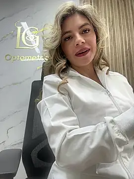 Snapshot of alicee16 chatting on 18, 7, 2026 alicee16 online show from 18, 7, 2026