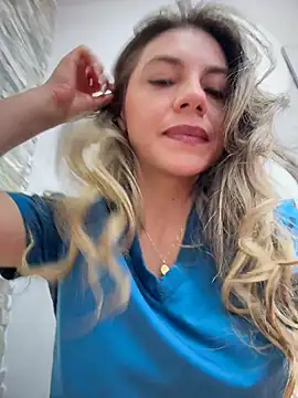 Snapshot of alicee16 chatting on 25, 6, 2026 alicee16 online show from 25, 6, 2026