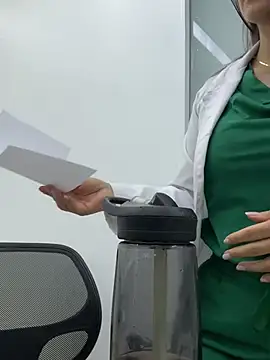 alicee16 online show from 5, 1, 2025