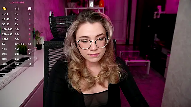 RemyCute online show from 27, 9, 2025