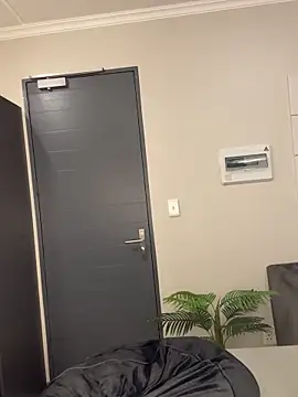 Neelo-Smith online show from 4, 3, 2025