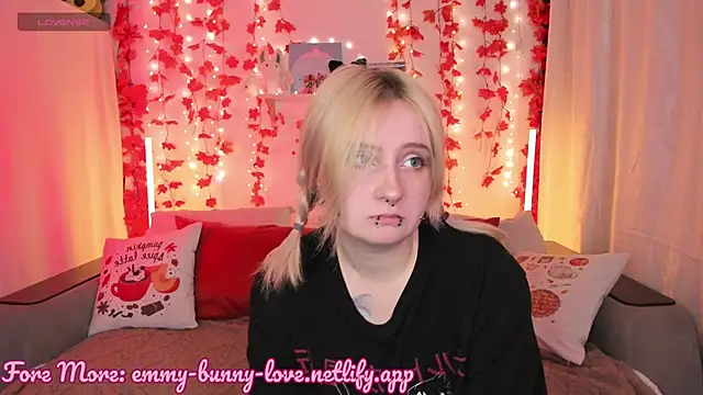 Snapshot of EmmyBunny chatting on 19, 9, 2025 EmmyBunny online show from 19, 9, 2025