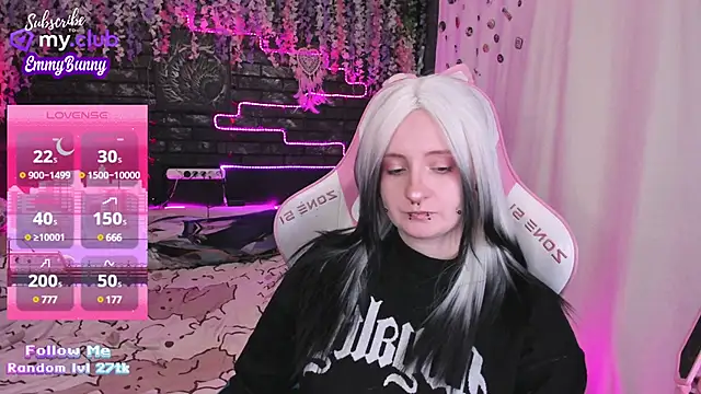 Snapshot of EmmyBunny chatting on 10, 2, 2025 EmmyBunny online show from 10, 2, 2025