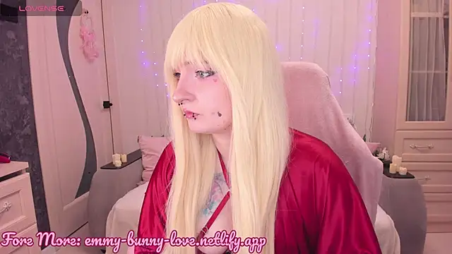 Snapshot of EmmyBunny chatting on 11, 2, 2026 EmmyBunny online show from 11, 2, 2026