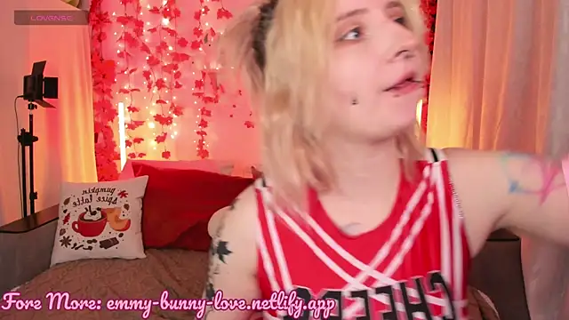 Snapshot of EmmyBunny chatting on 20, 9, 2025 EmmyBunny online show from 20, 9, 2025