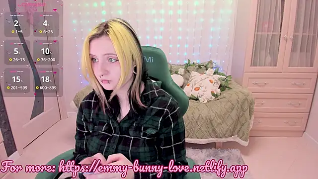 Snapshot of EmmyBunny chatting on 3, 3, 2026 EmmyBunny online show from 3, 3, 2026