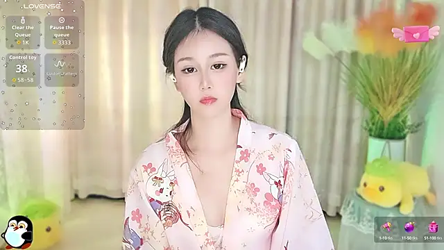 Aimee-520 online show from 15, 9, 2025