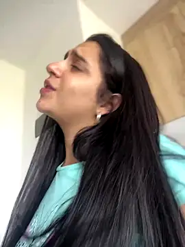 Alicia Ruiz online show from 10, 9, 2025