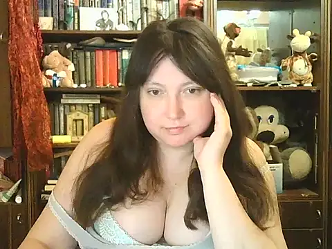 Snapshot of CarrieQPeach chatting on 6, 2, 2026 CarrieQPeach online show from 6, 2, 2026