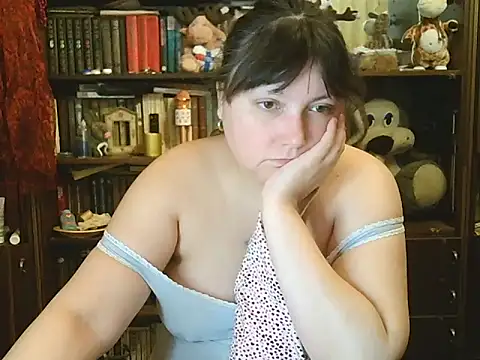 Snapshot of CarrieQPeach chatting on 16, 12, 2025 CarrieQPeach online show from 16, 12, 2025