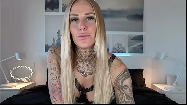 Snapshot of Lara-CumKitten chatting on 28, 1, 2025 Lara-CumKitten online show from 28, 1, 2025