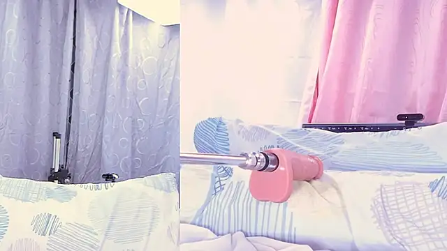 Aleska James online show from 19, 12, 2025