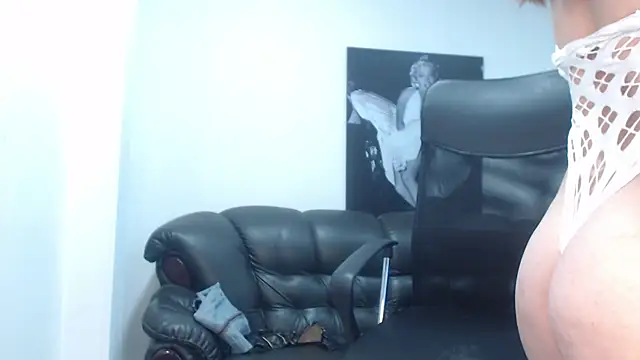 camilleDiaz16 online show from 2, 10, 2025