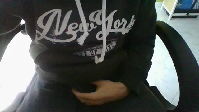 FranciCazzone online show from 17, 2, 2025