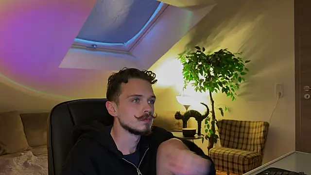 naked psy online show from 19, 3, 2026