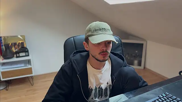 naked psy online show from 4, 11, 2025