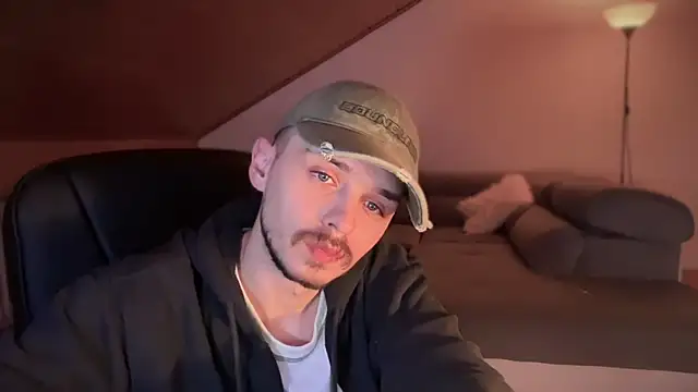 naked psy online show from 4, 2, 2025