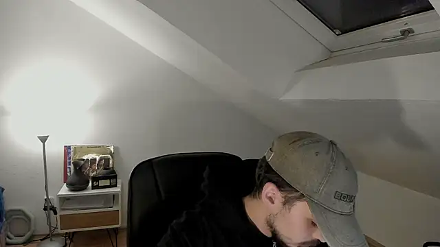 naked psy online show from 28, 10, 2025