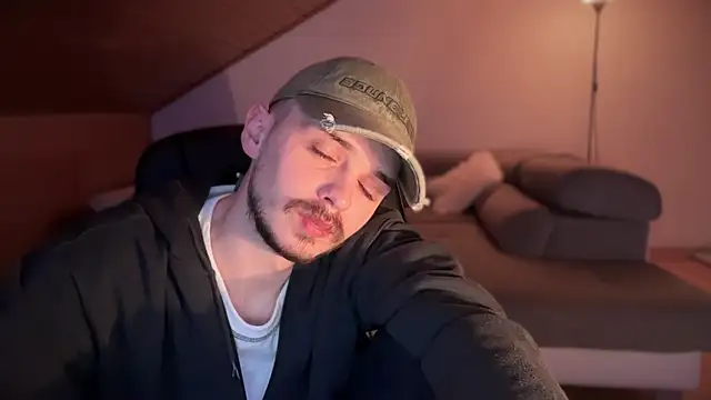 naked psy online show from 3, 2, 2025