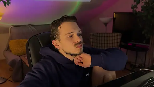 naked psy online show from 16, 2, 2026