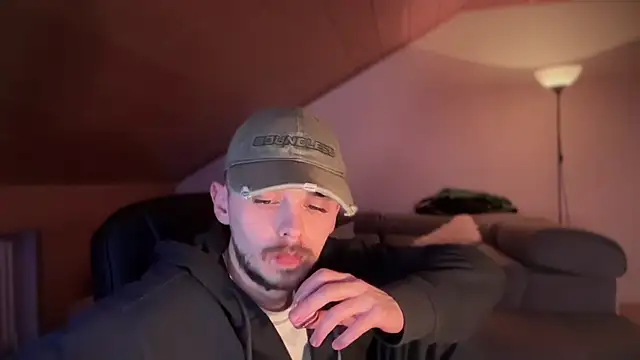 naked psy online show from 4, 2, 2025