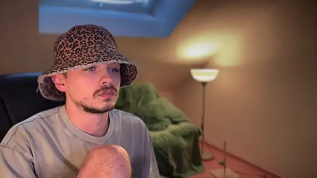 naked psy online show from 13, 3, 2025