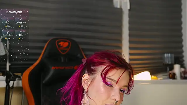 BlueCherryy online show from 8, 11, 2025