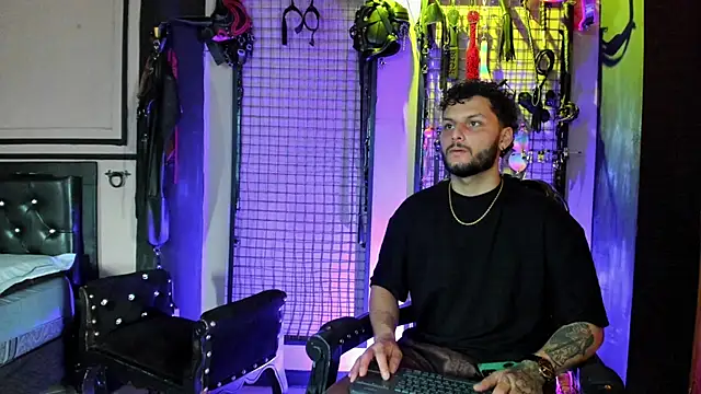 Twisted Fantasy online show from 3, 12, 2025