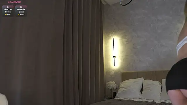 Snapshot of RaiArgand chatting on 25, 10, 2025 RaiArgand online show from 25, 10, 2025