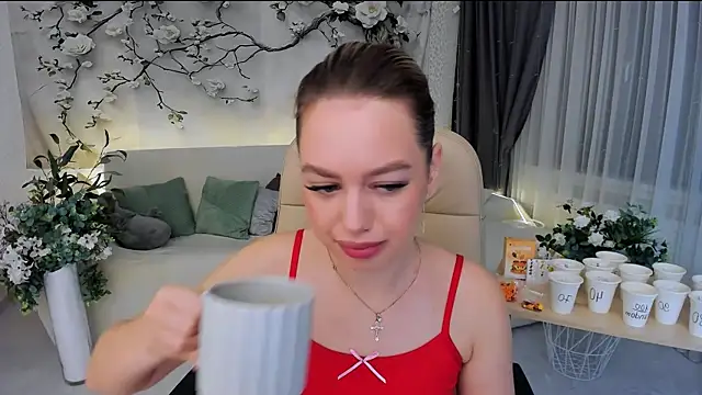 MiracleCurly online show from 4, 11, 2025