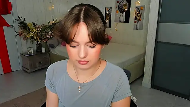 MiracleCurly online show from 11, 3, 2025