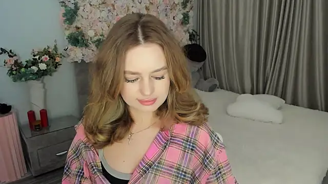 MiracleCurly online show from 15, 9, 2025