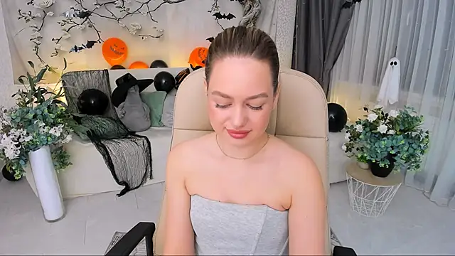 MiracleCurly online show from 3, 11, 2025