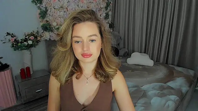 MiracleCurly online show from 8, 9, 2025