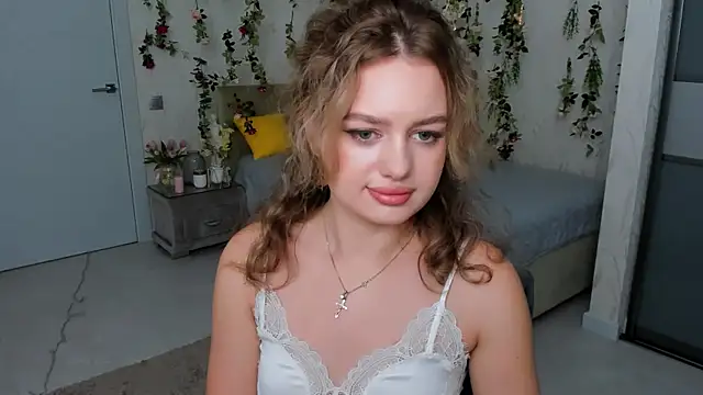 MiracleCurly online show from 2, 10, 2025