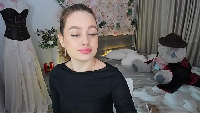 MiracleCurly online show from 6, 11, 2025