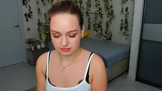 MiracleCurly online show from 28, 9, 2025